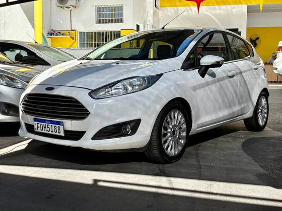 FORD FIESTA 1.6 SE HATCH 16V FLEX 4P POWERSHIFT FORD FIESTA 1.6 SE HATCH 16V FLEX 4P POWERSHIFT